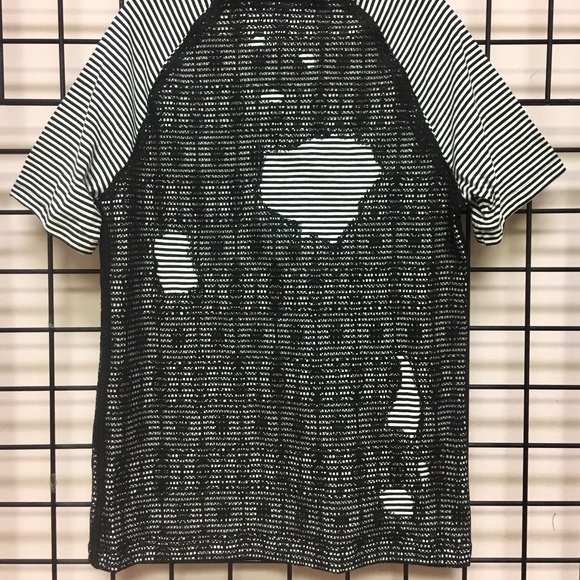 🔴 Yam Dyed Distressed Overlay Striped Tee NWT - Picture 4 of 5